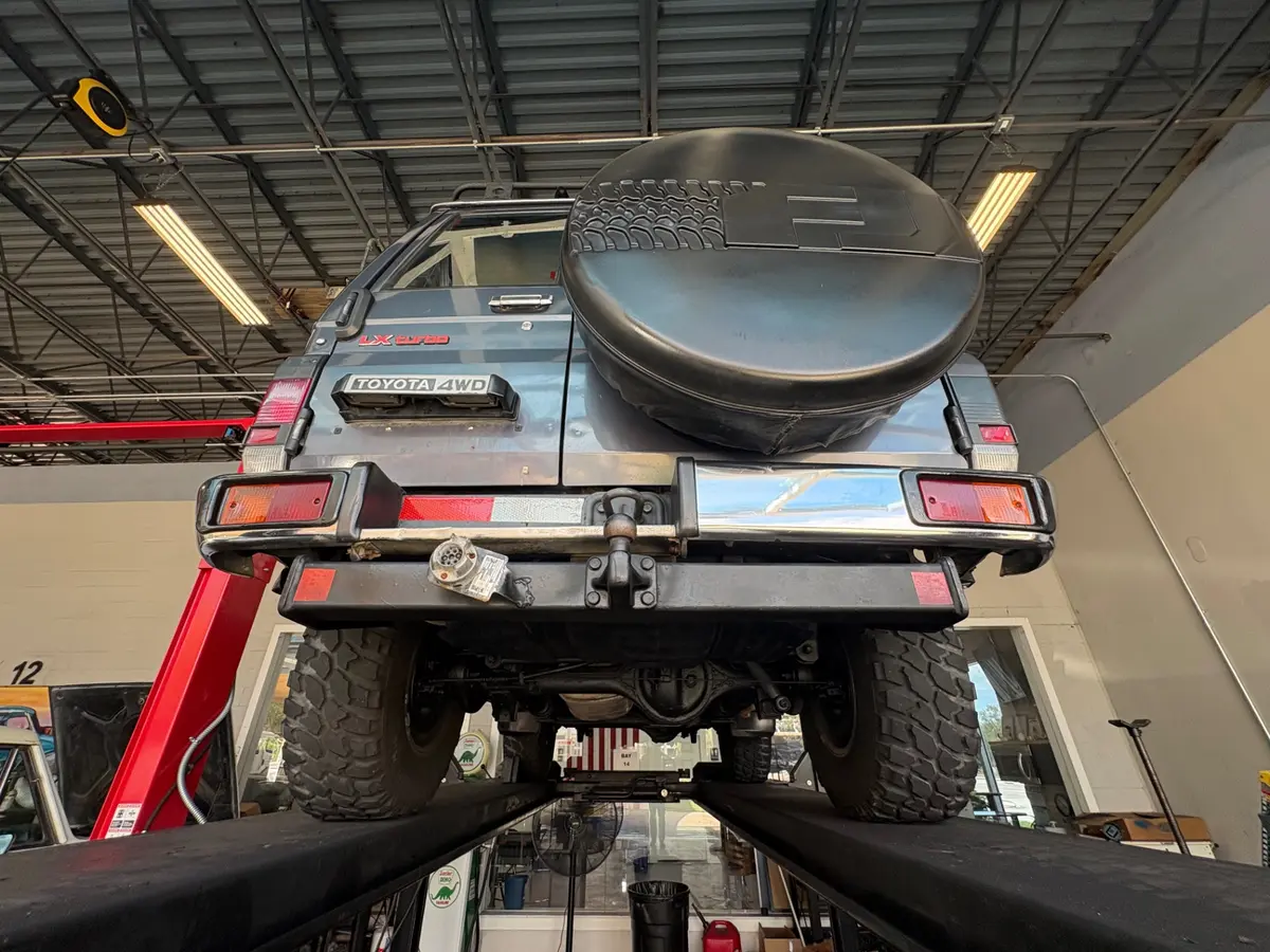 Vehicle photo 43