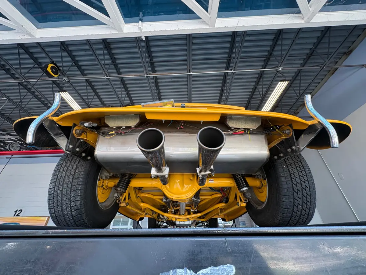 Vehicle photo 38