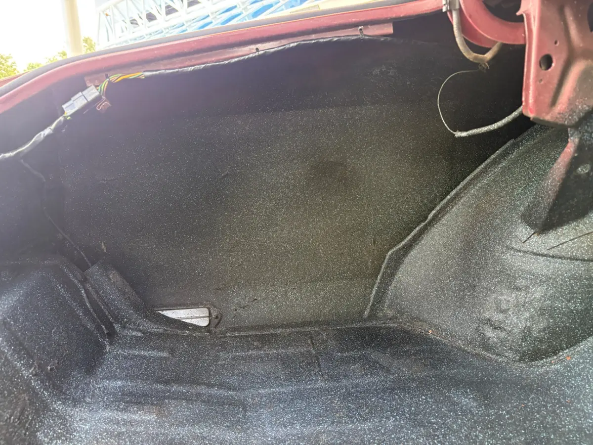Vehicle photo 11