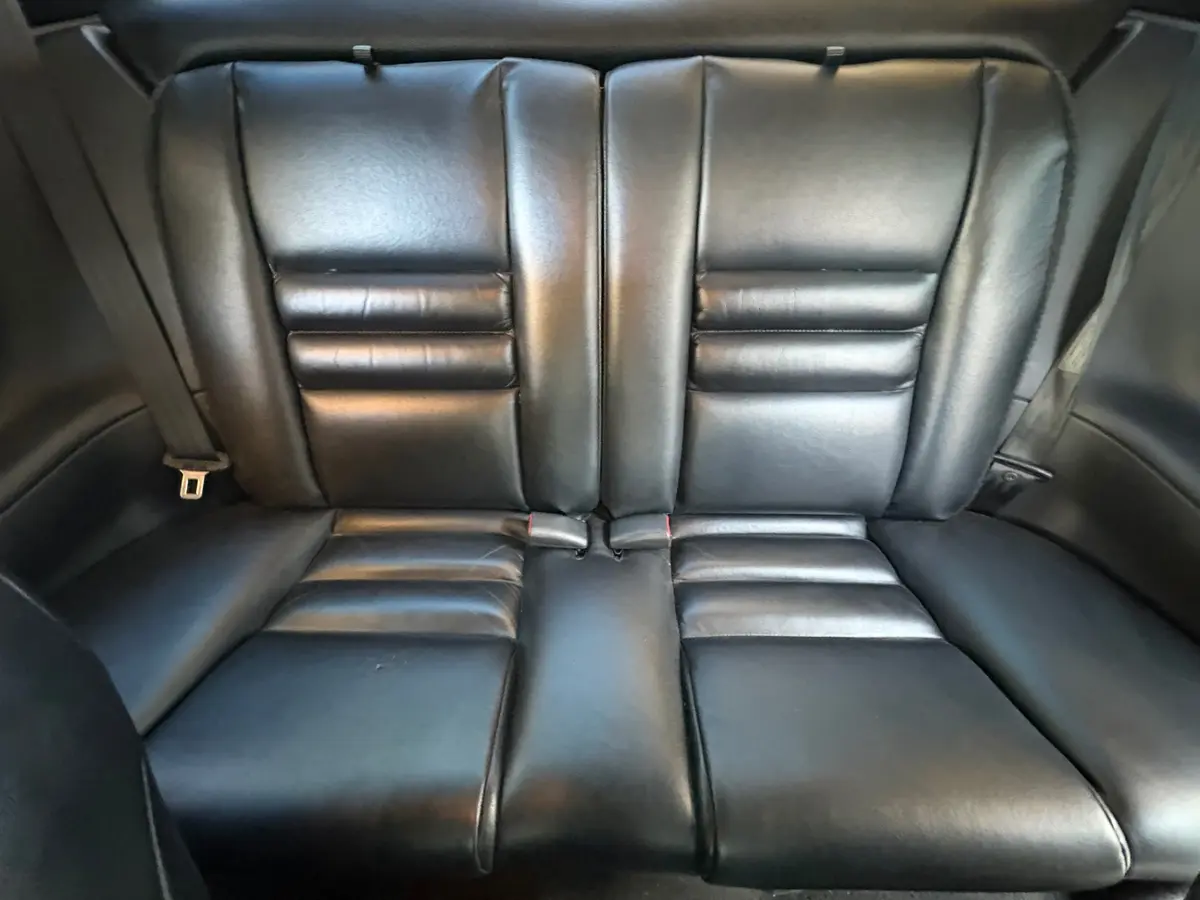 Vehicle photo 34