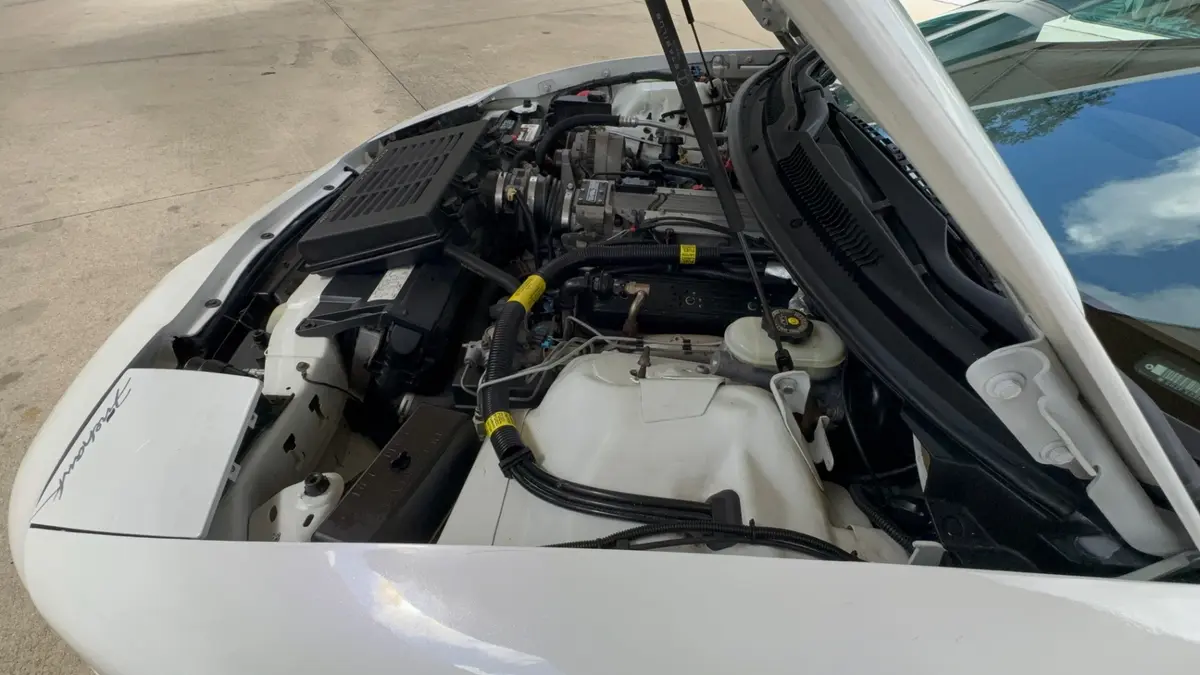 Vehicle photo 27