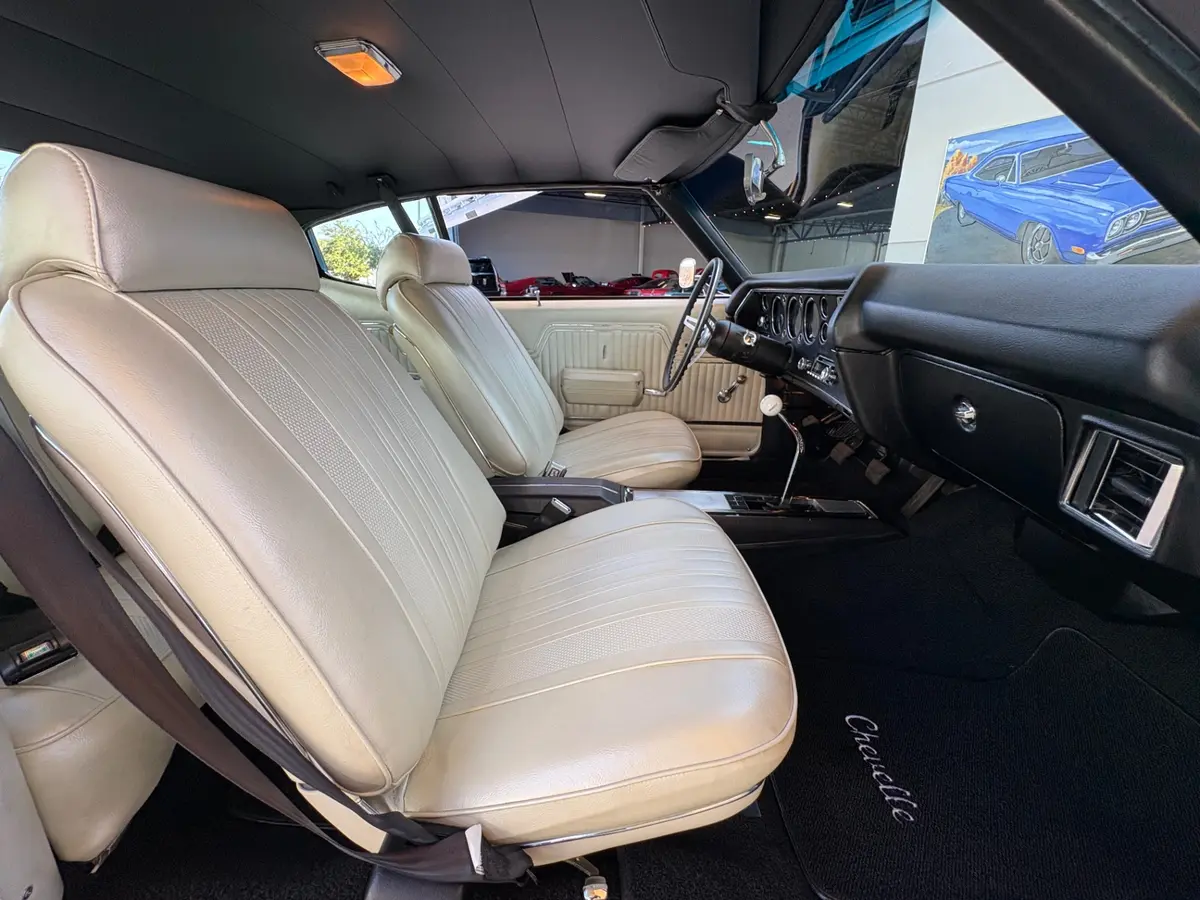 Vehicle photo 83