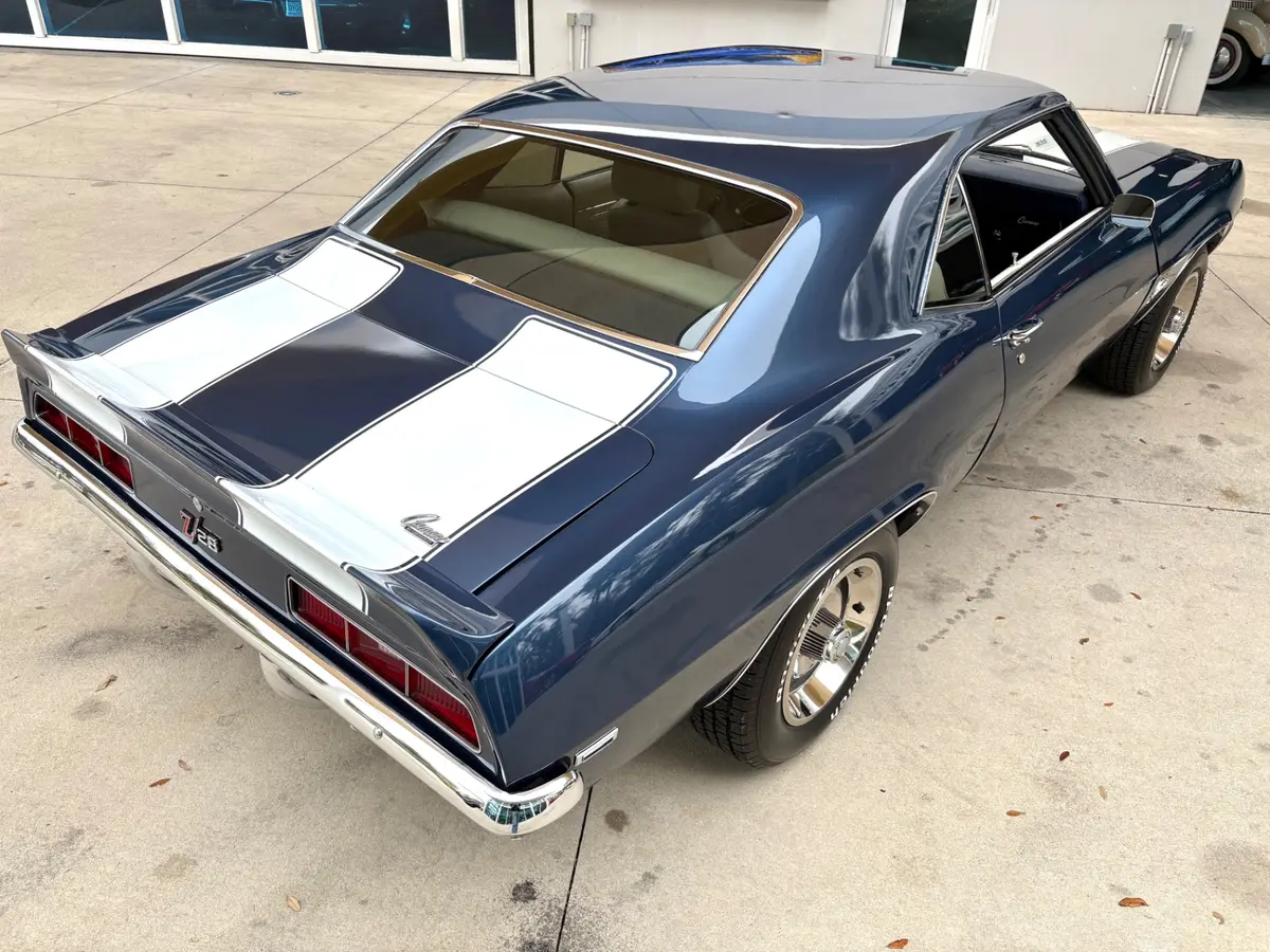Vehicle photo 29