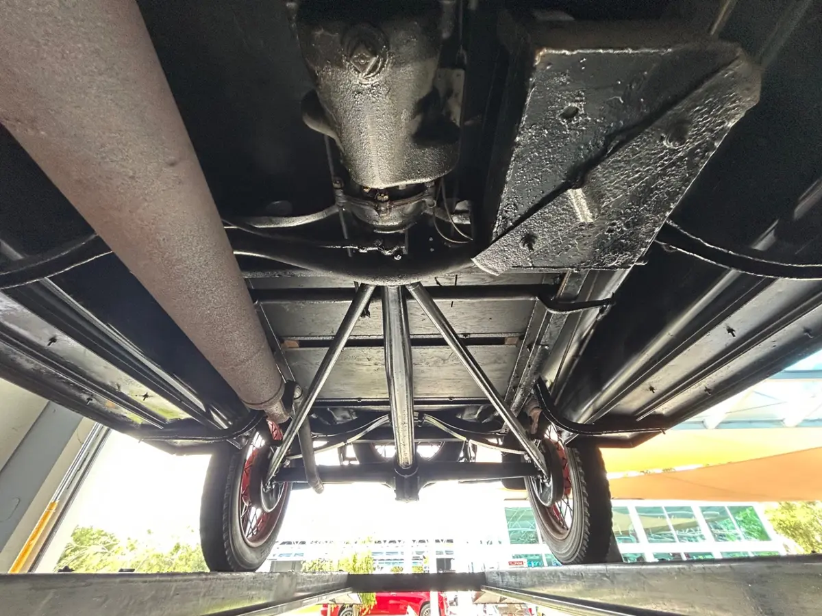 Vehicle photo 49