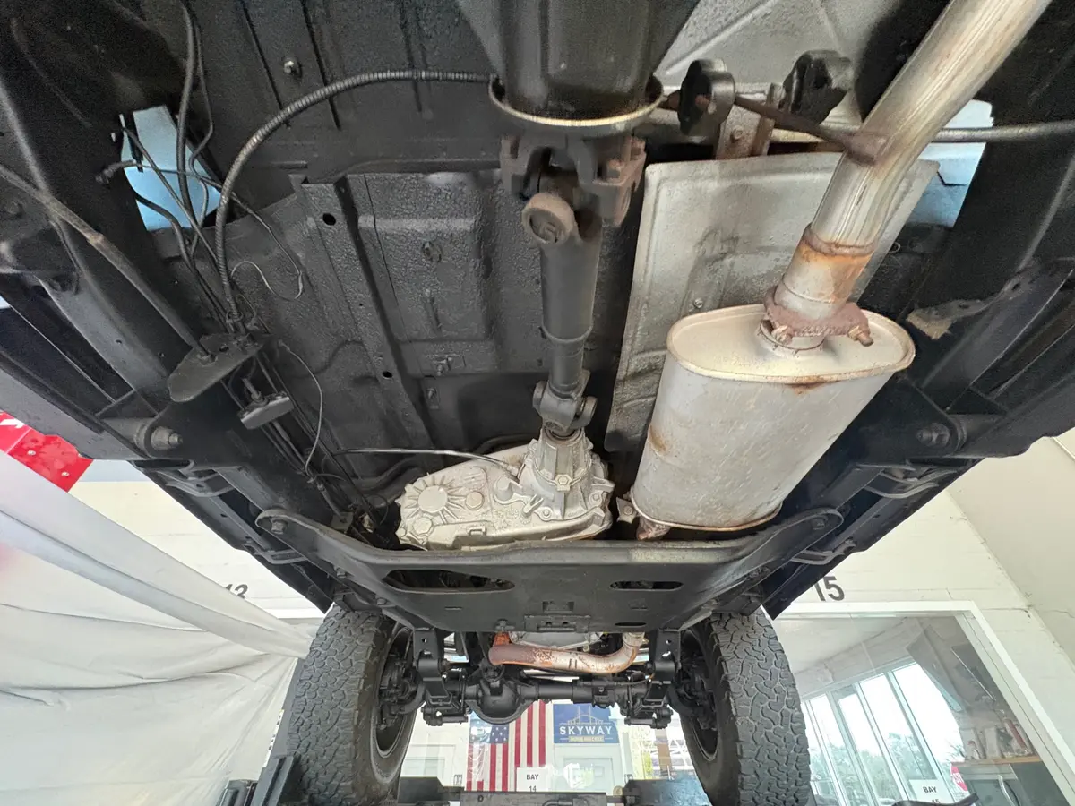 Vehicle photo 46