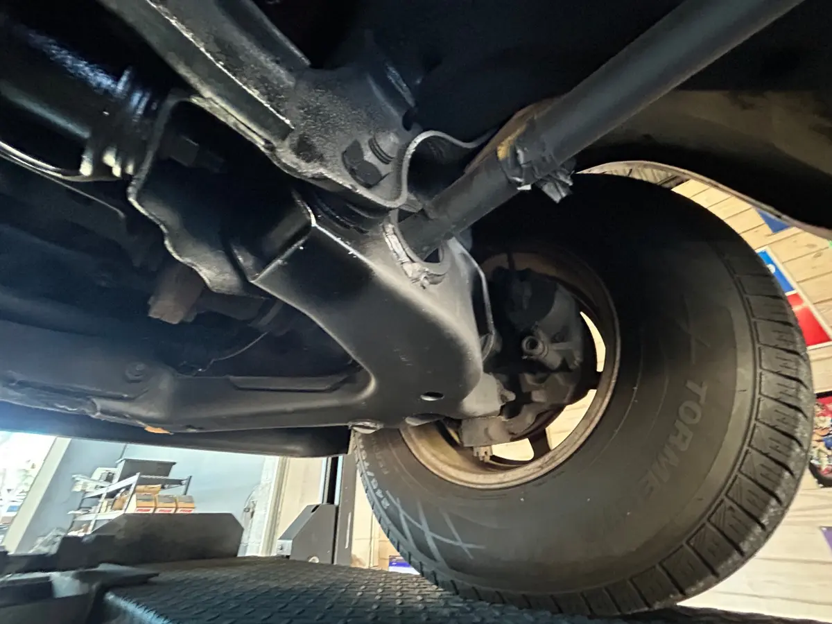 Vehicle photo 38