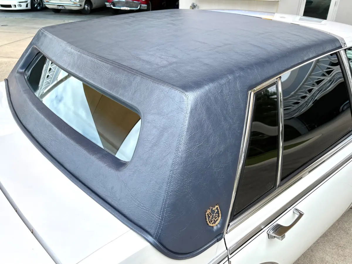 Vehicle photo 22