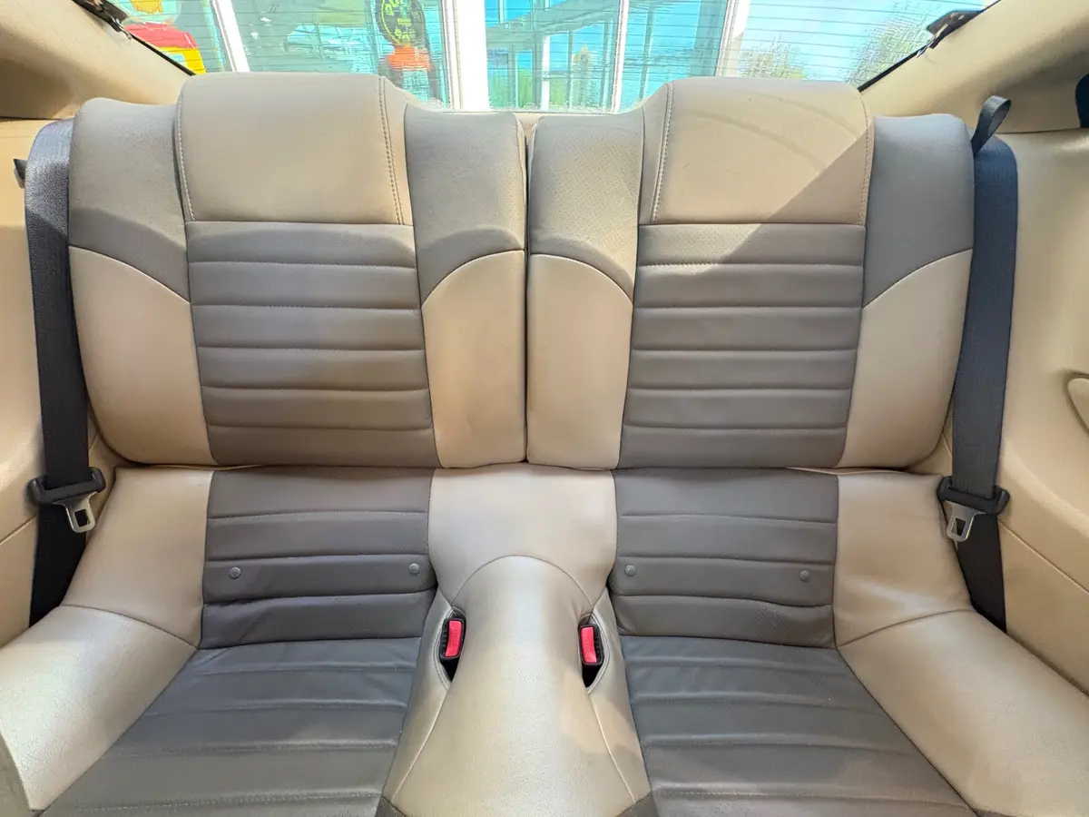 Vehicle photo 35