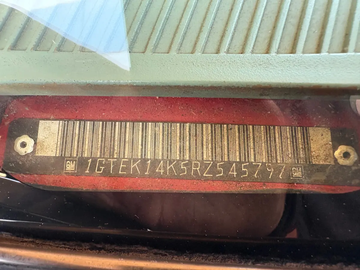 Vehicle photo 23