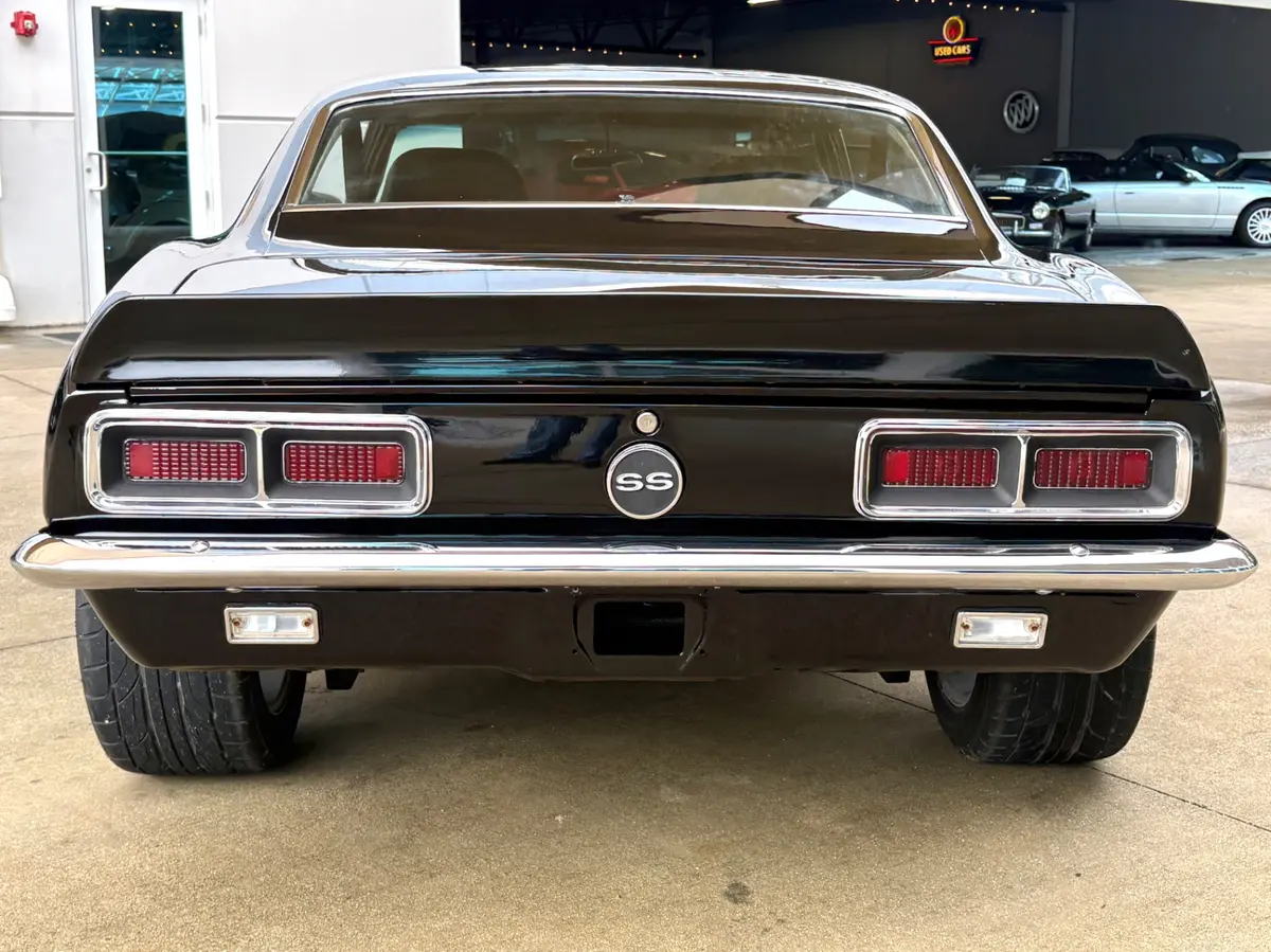 Vehicle photo 7