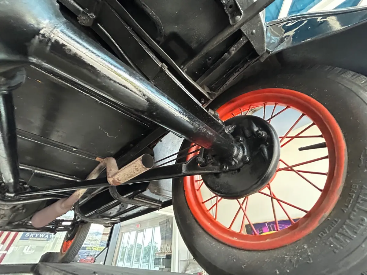 Vehicle photo 41