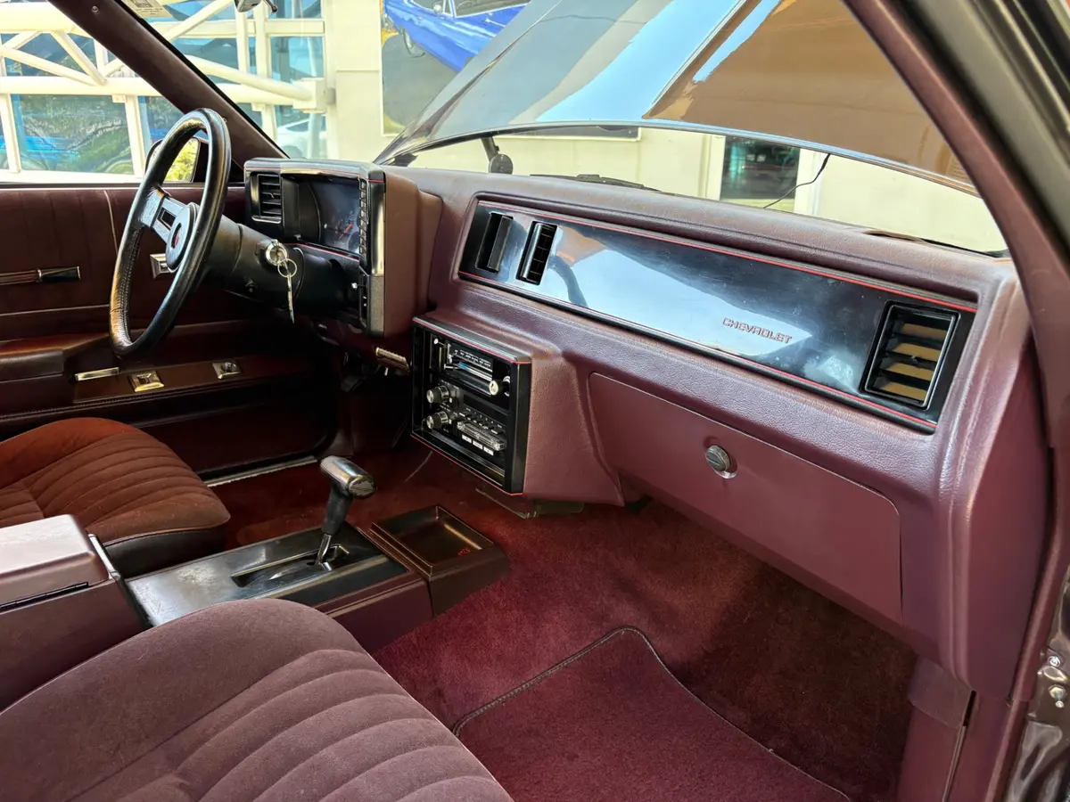 Vehicle photo 36