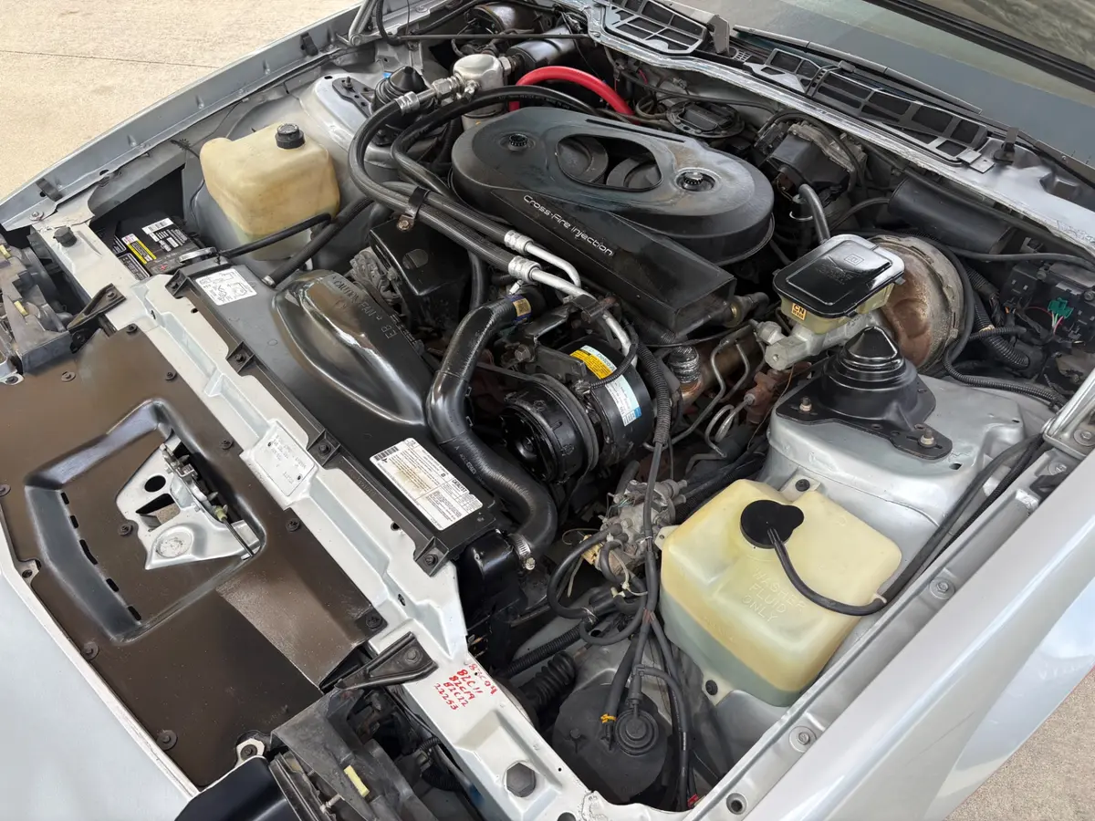 Vehicle photo 33