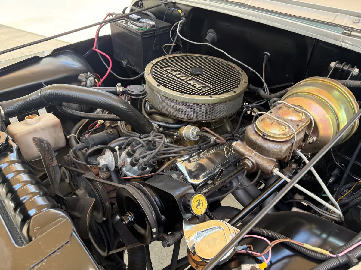 Vehicle photo 29