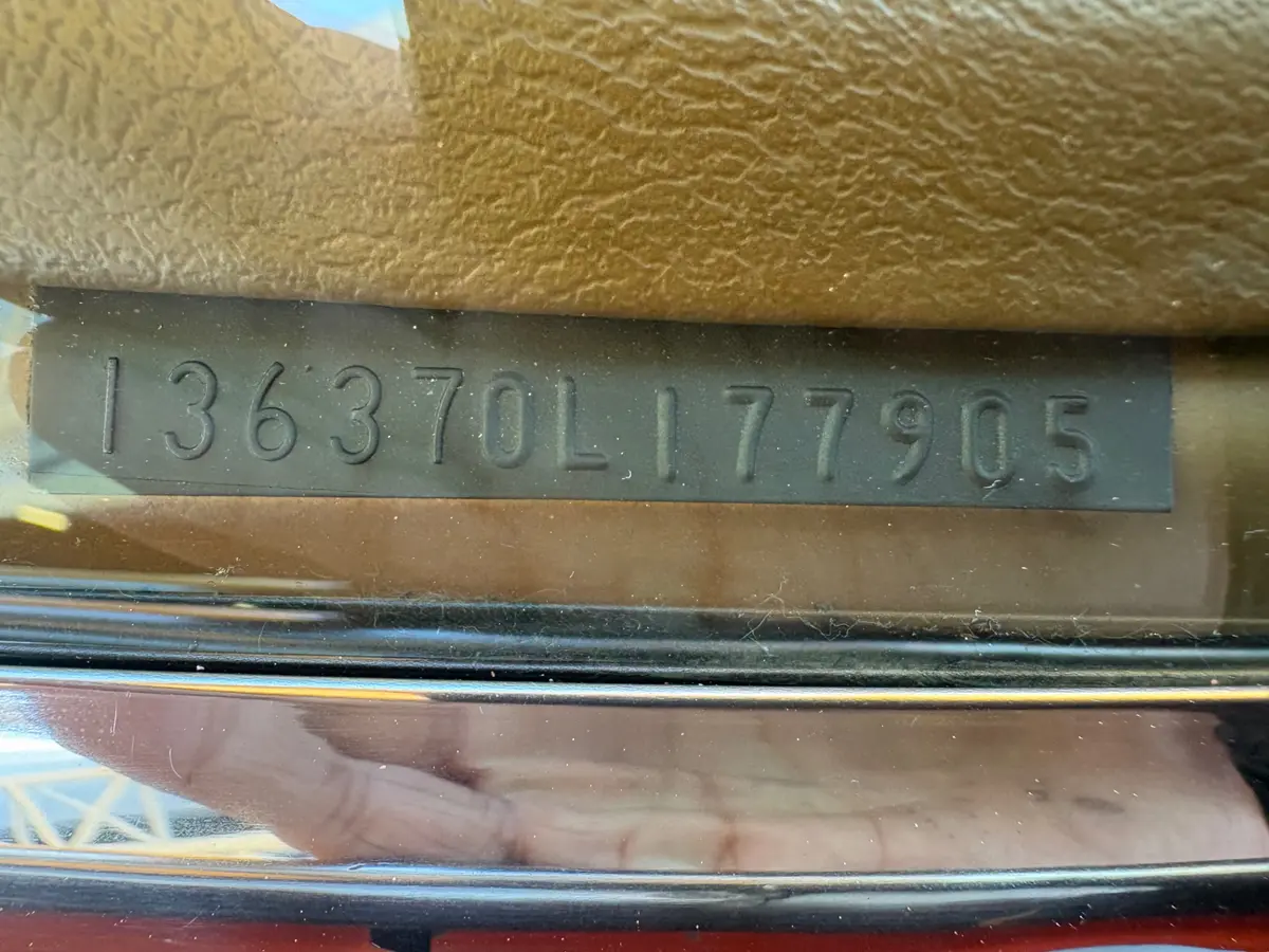 Vehicle photo 24