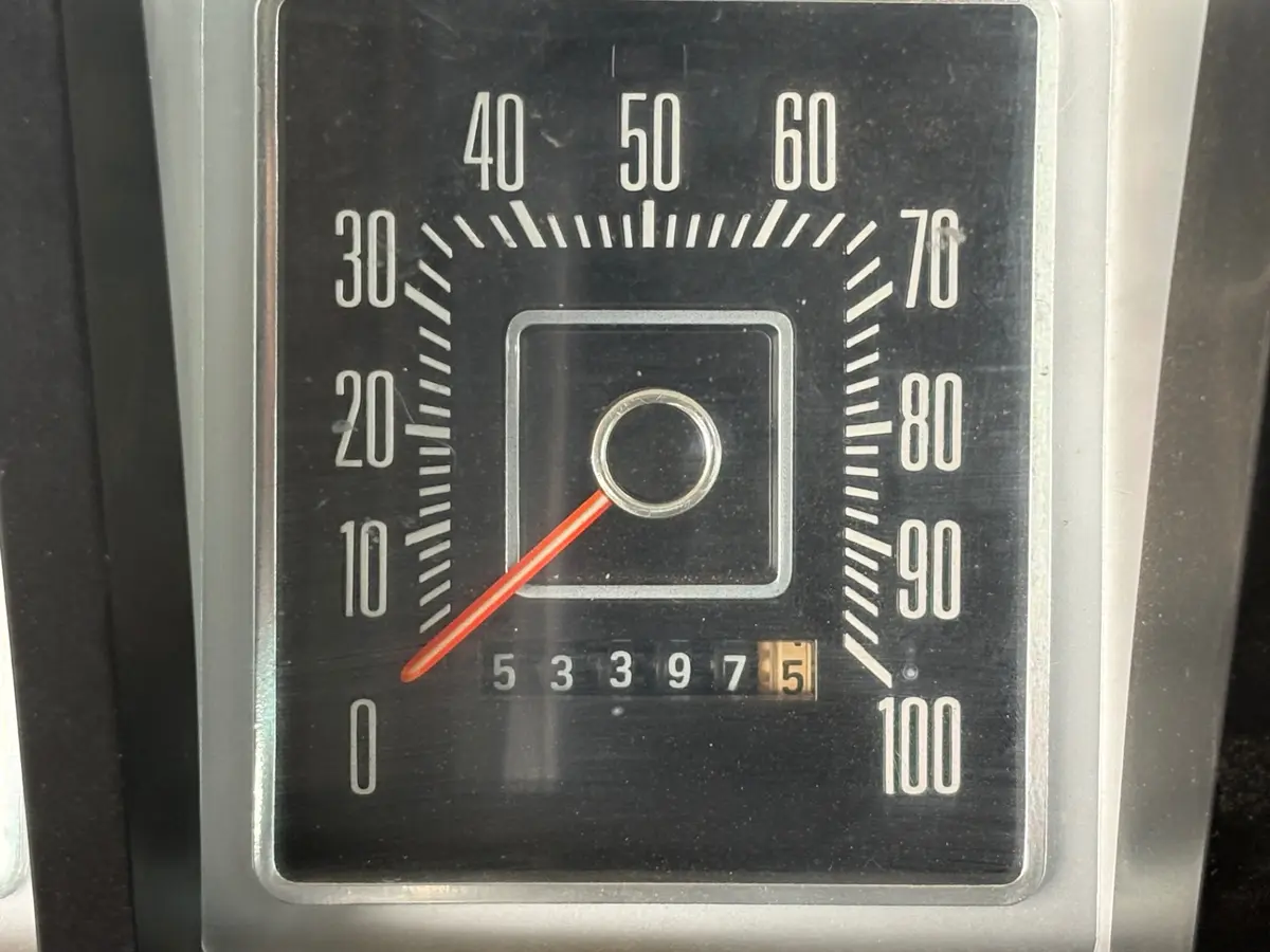 Vehicle photo 24