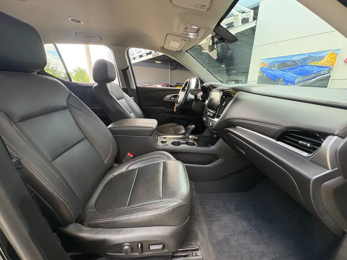 Vehicle photo 45