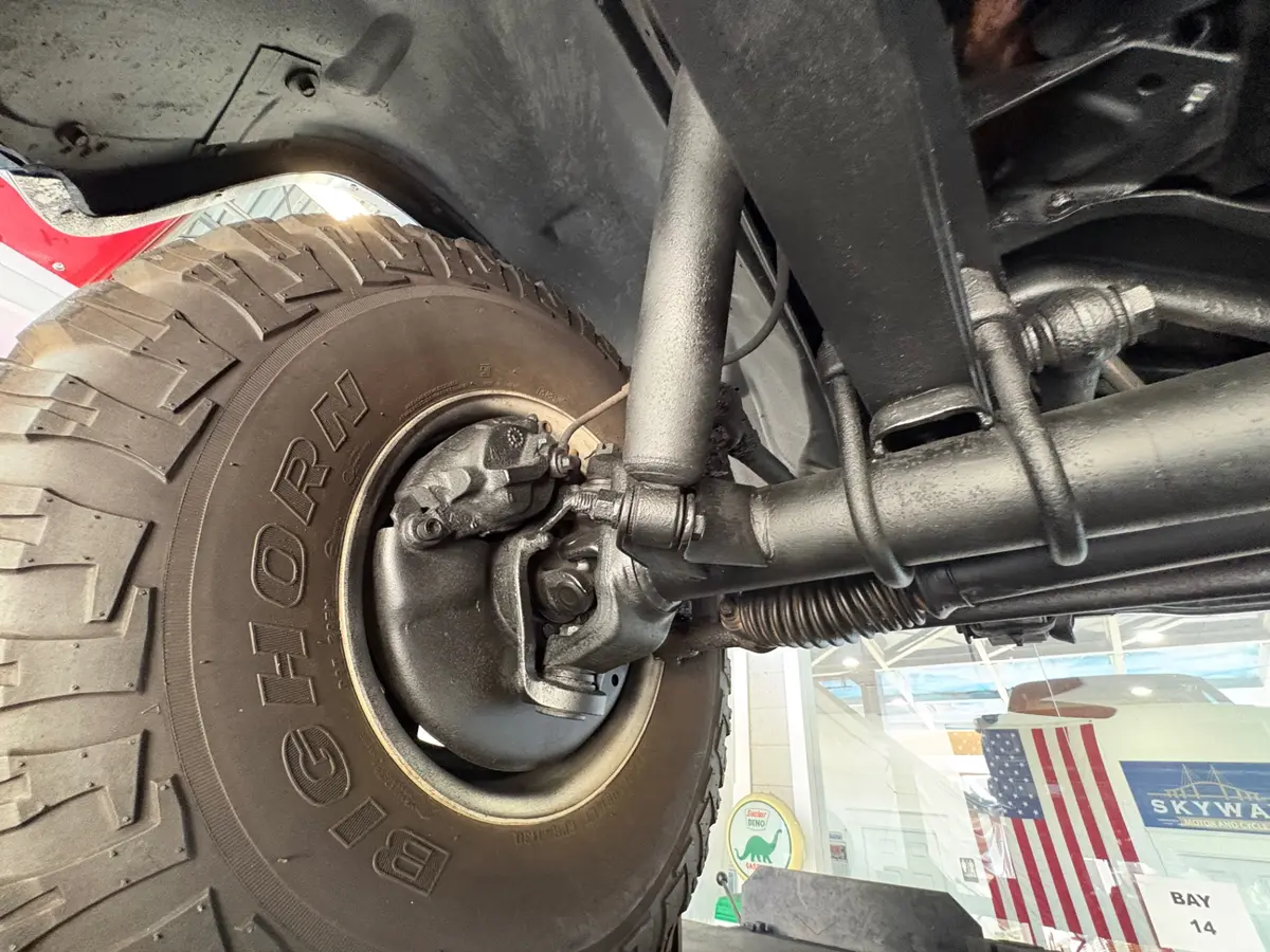 Vehicle photo 49