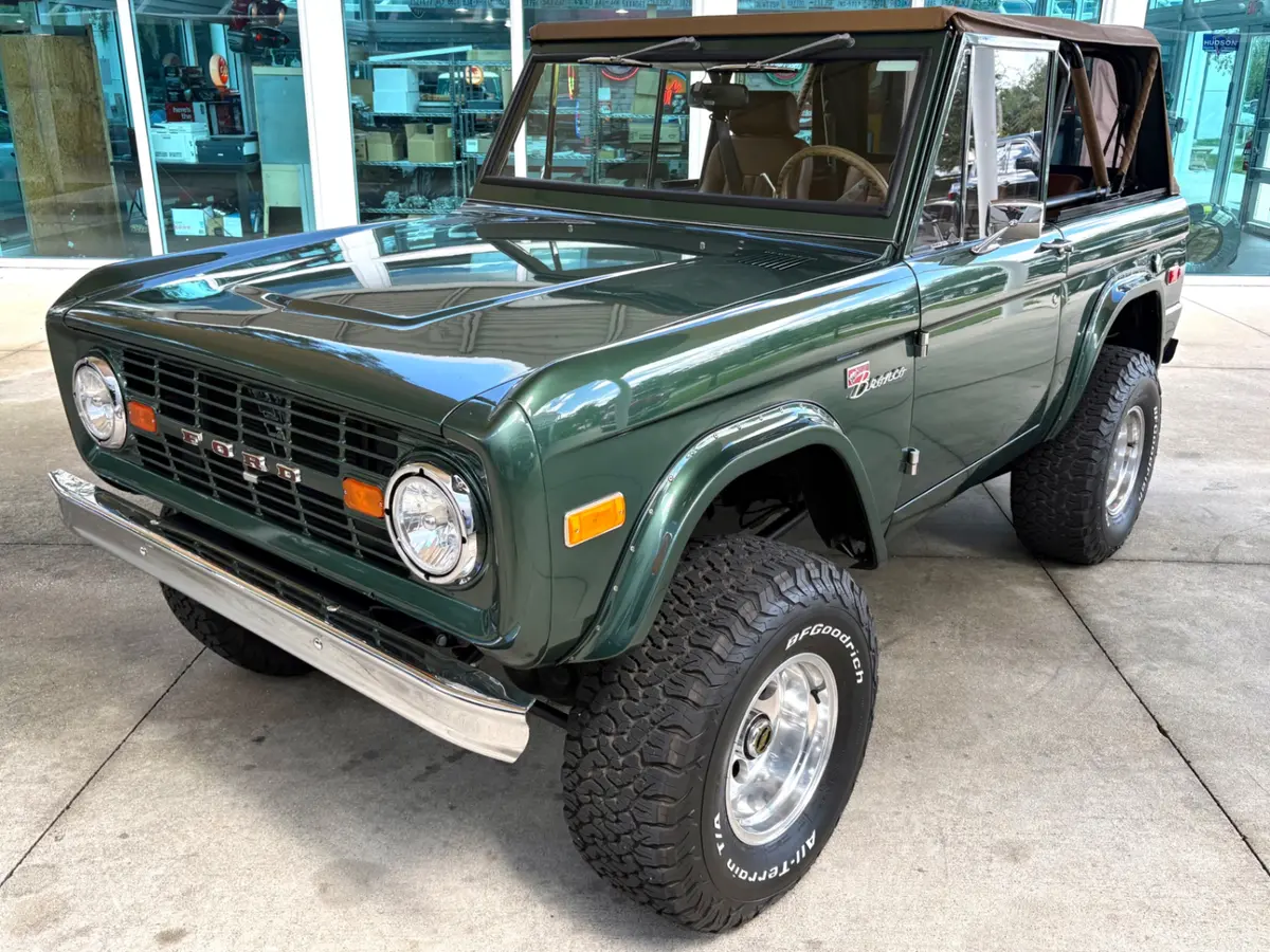Vehicle photo 27