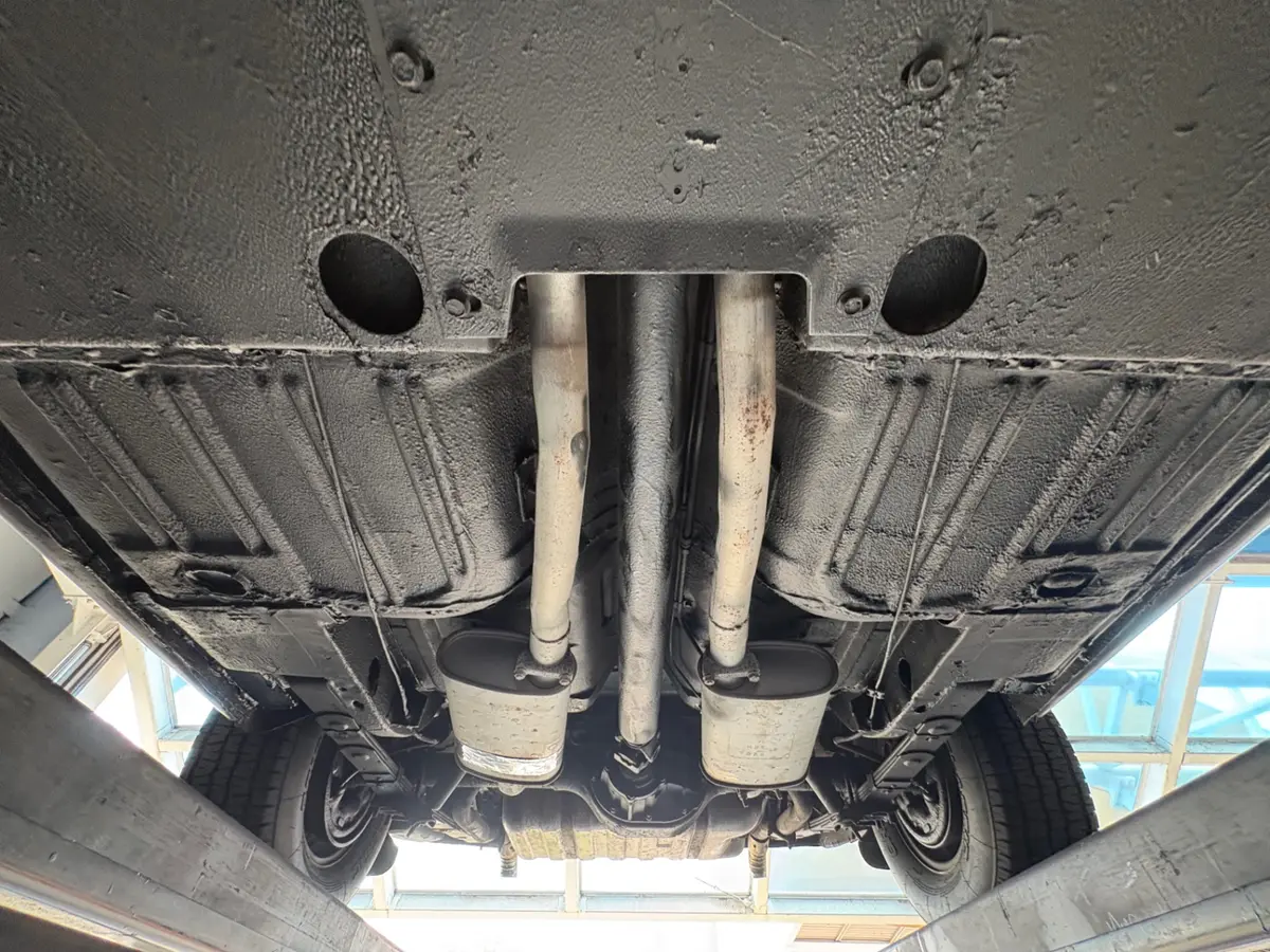 Vehicle photo 61