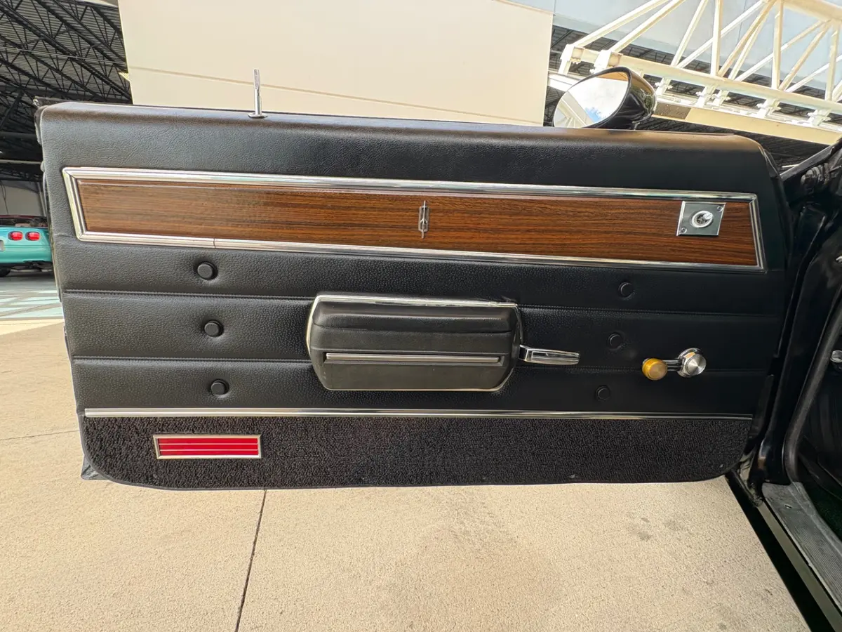 Vehicle photo 36