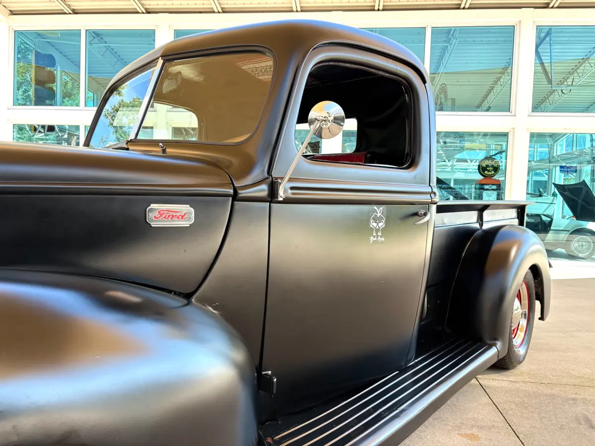 Vehicle photo 13
