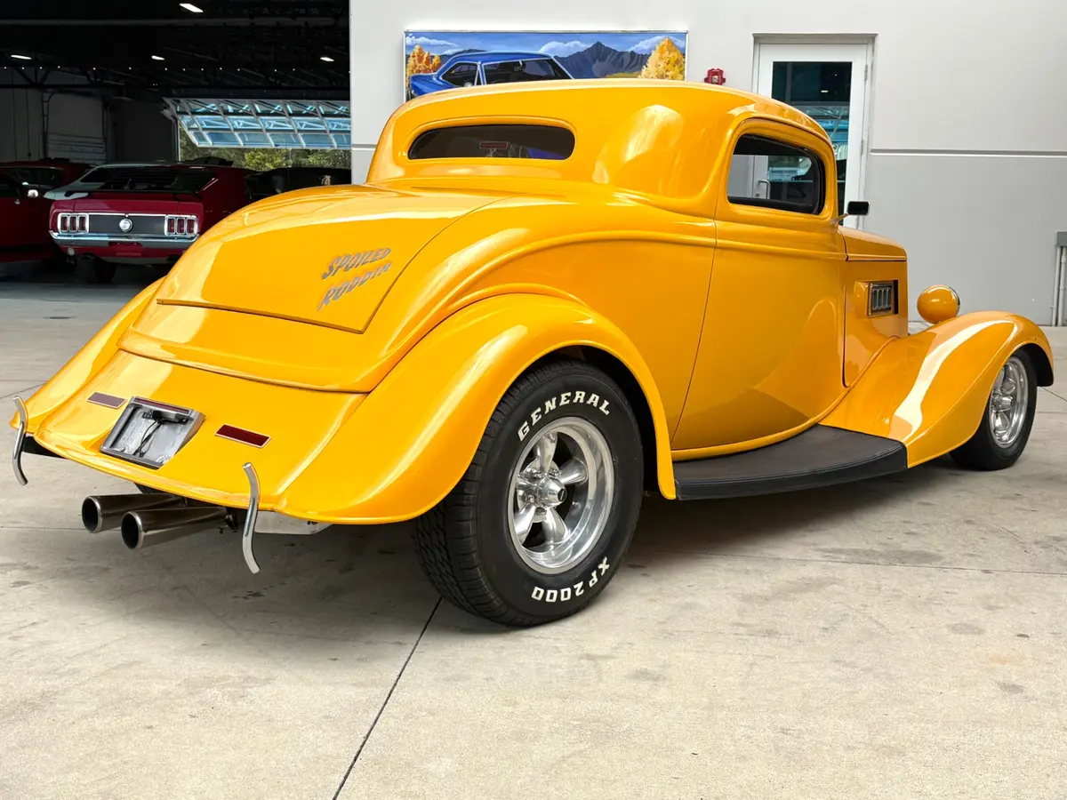 Vehicle photo 6