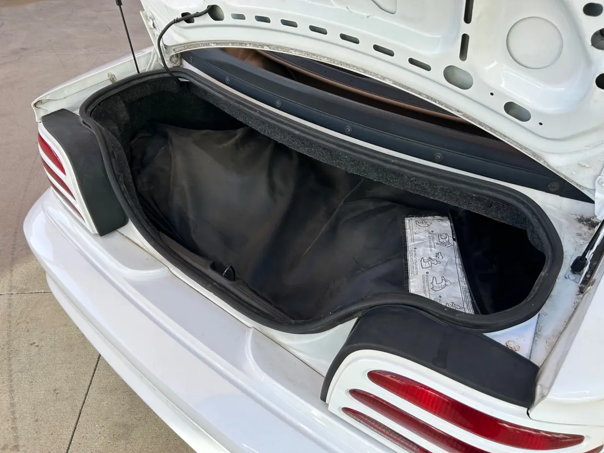 Vehicle photo 7