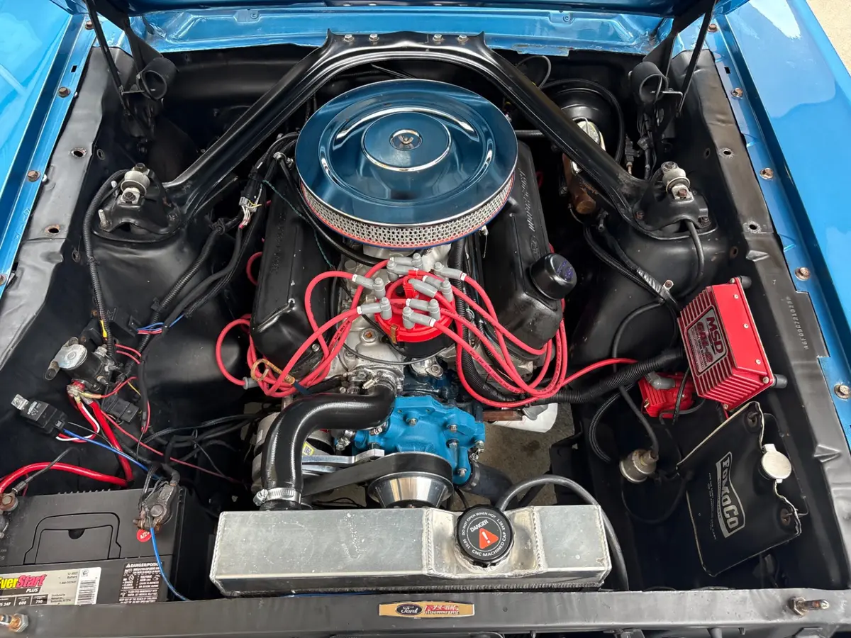Vehicle photo 27