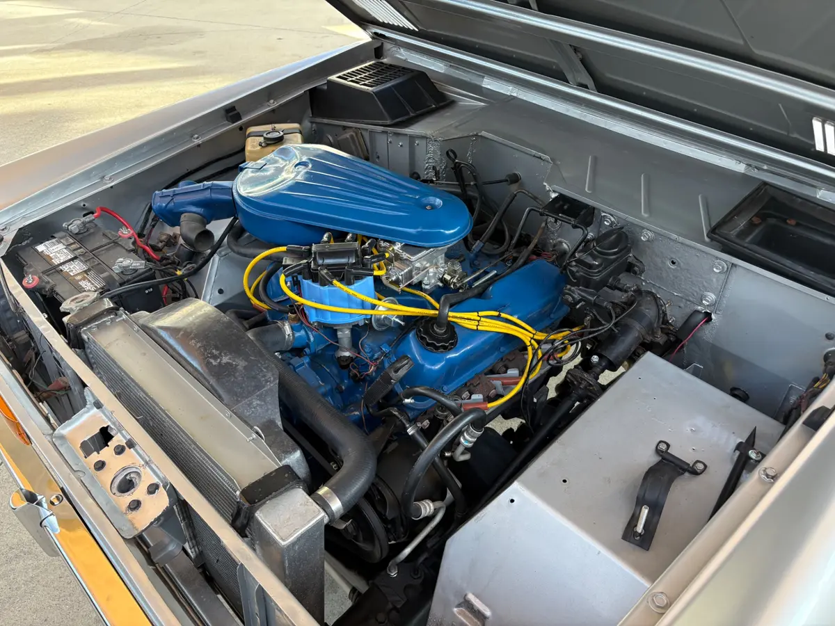 Vehicle photo 28