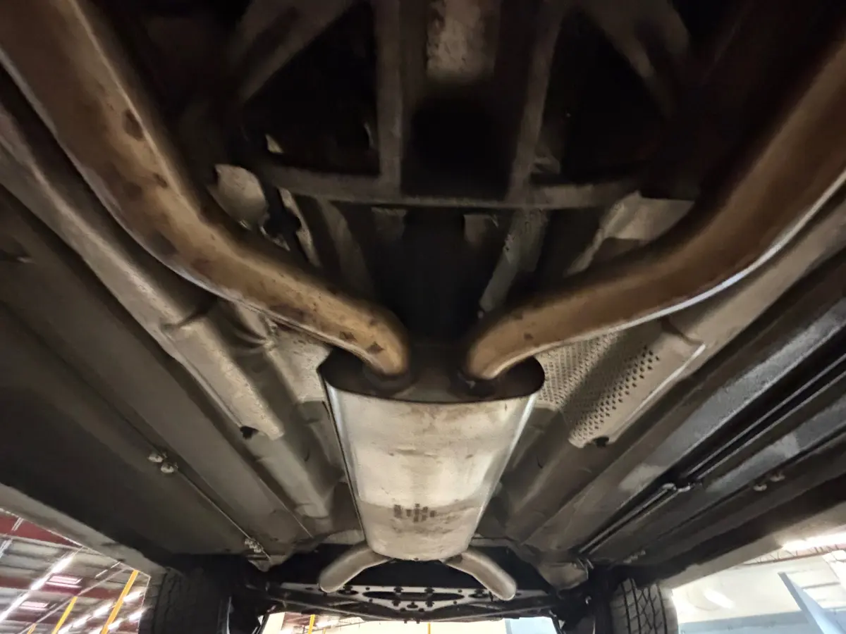 Vehicle photo 35