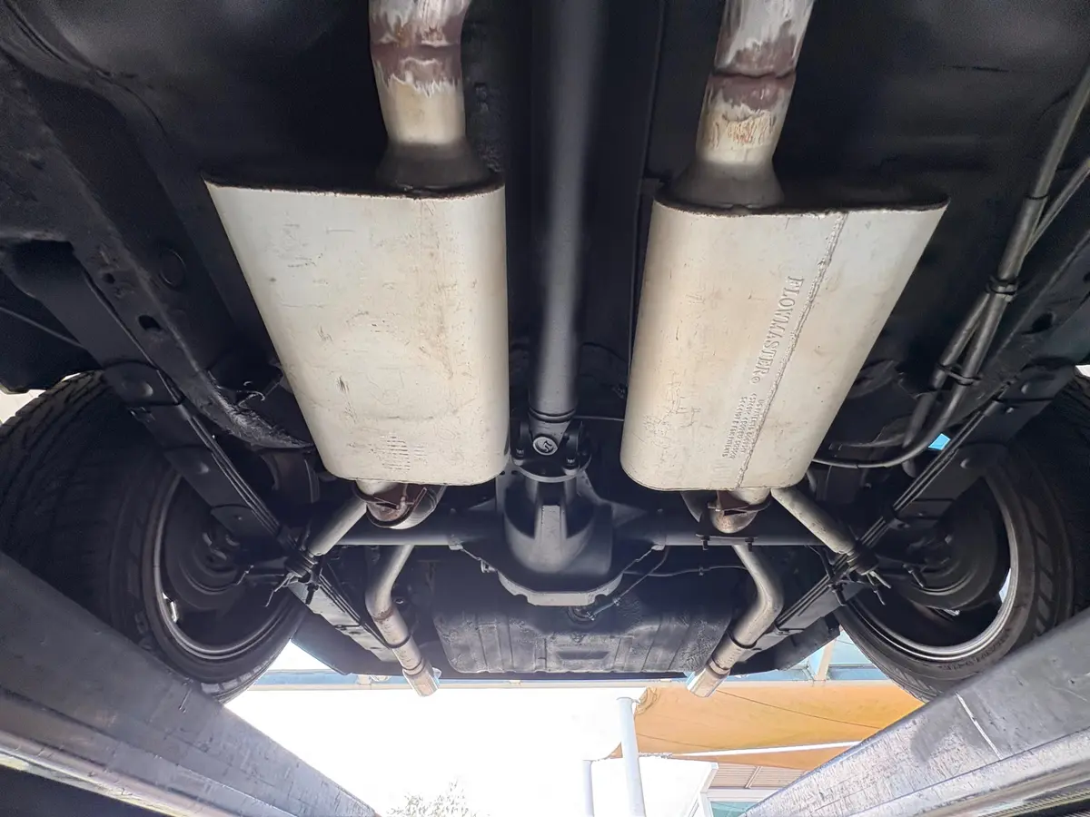 Vehicle photo 56