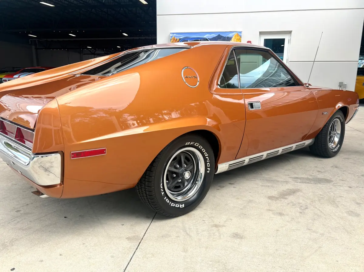 Vehicle photo 16