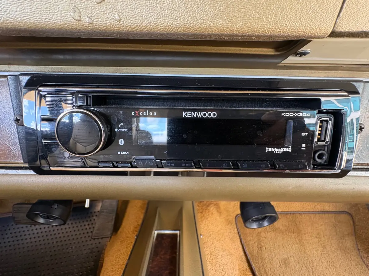 Vehicle photo 43
