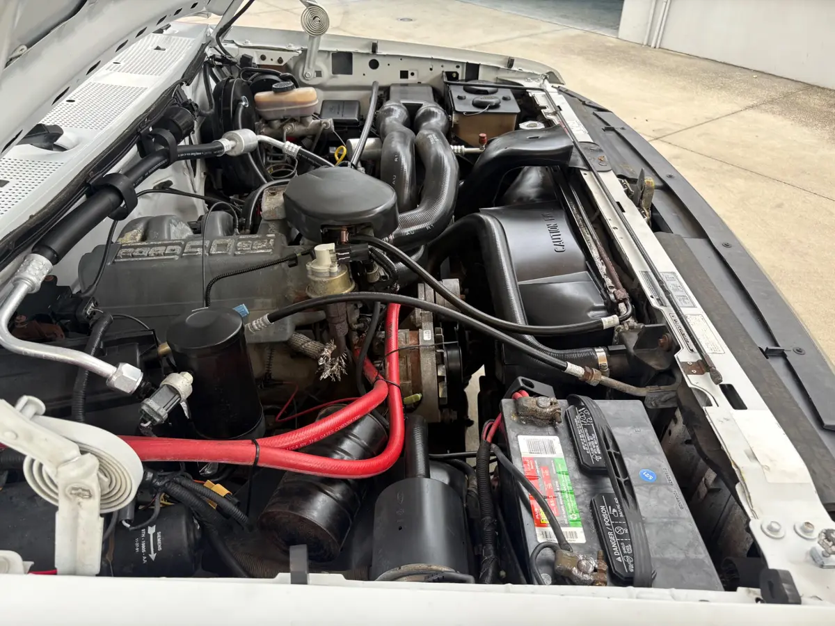 Vehicle photo 25