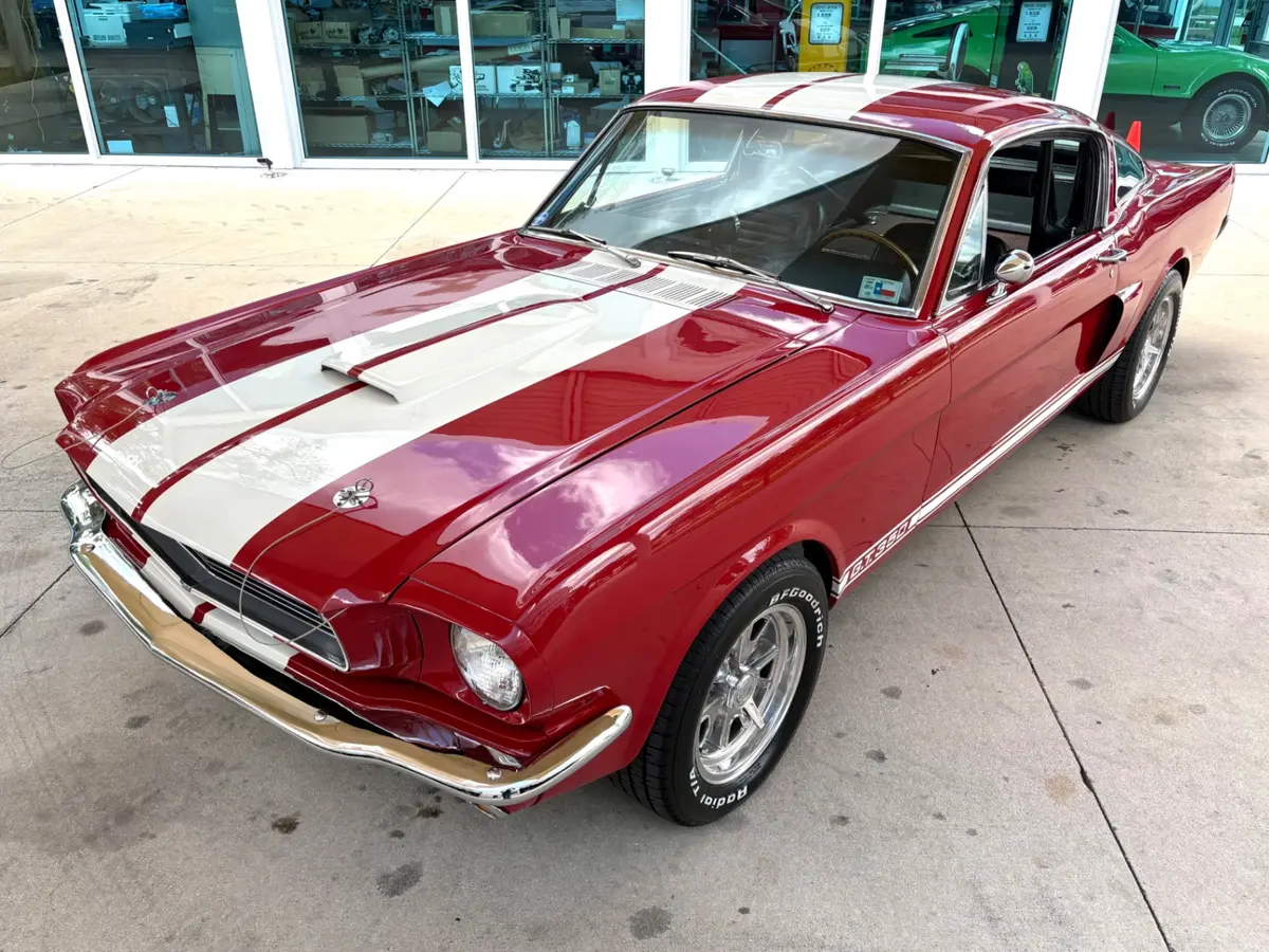Vehicle photo 20