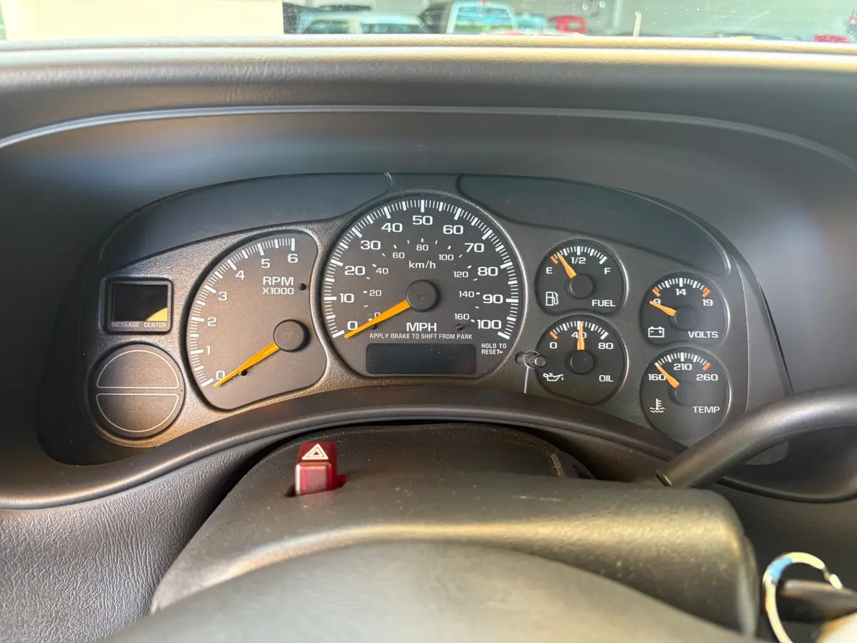 Vehicle photo 33