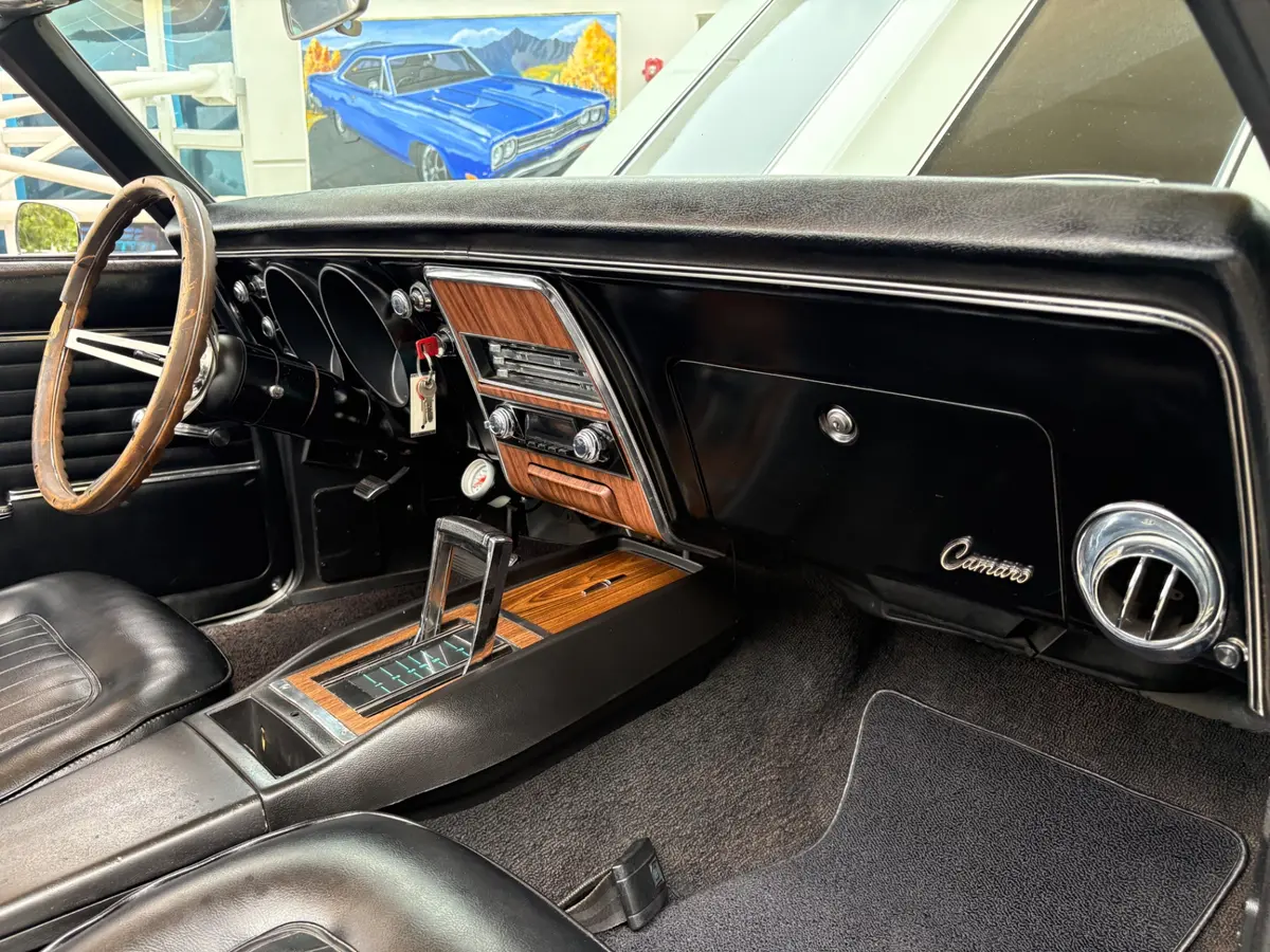 Vehicle photo 46