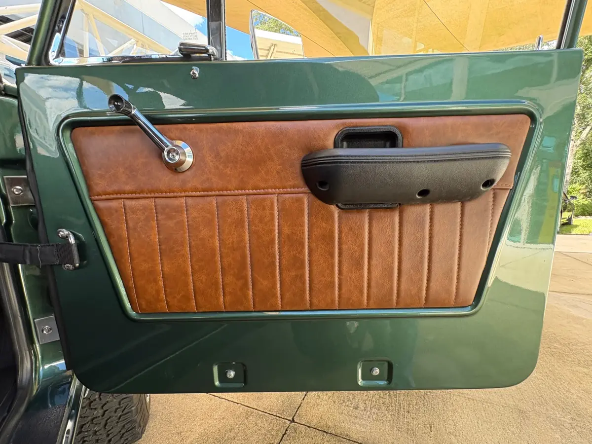 Vehicle photo 53