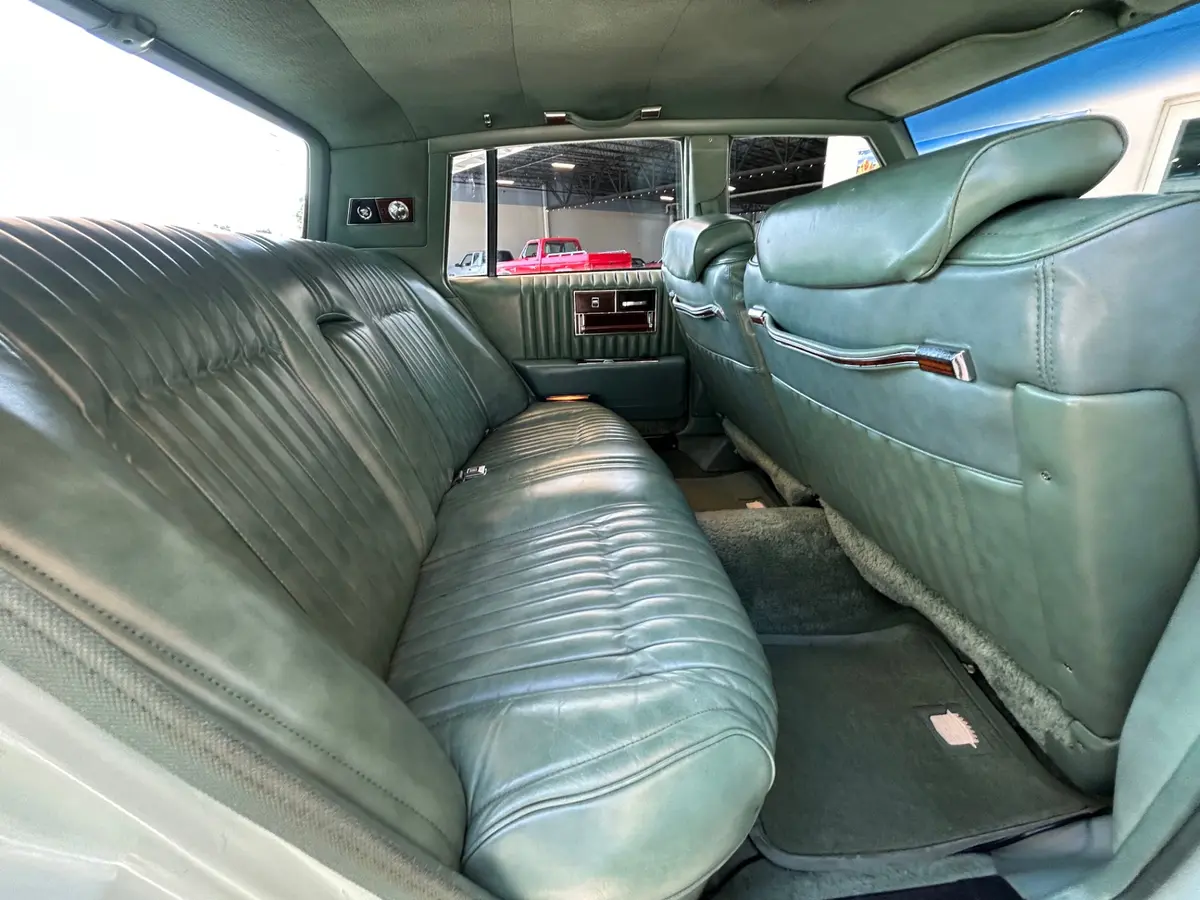 Vehicle photo 41