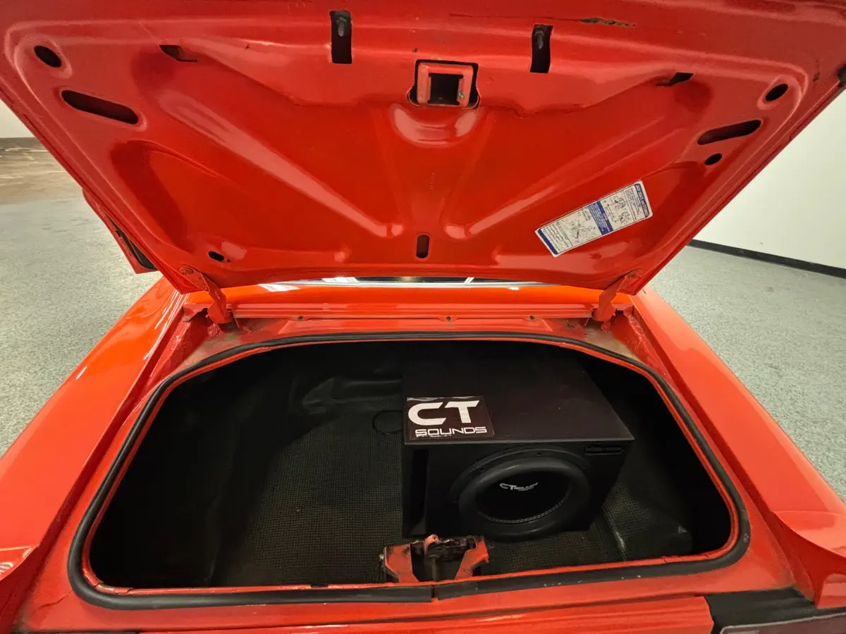 Vehicle photo 32