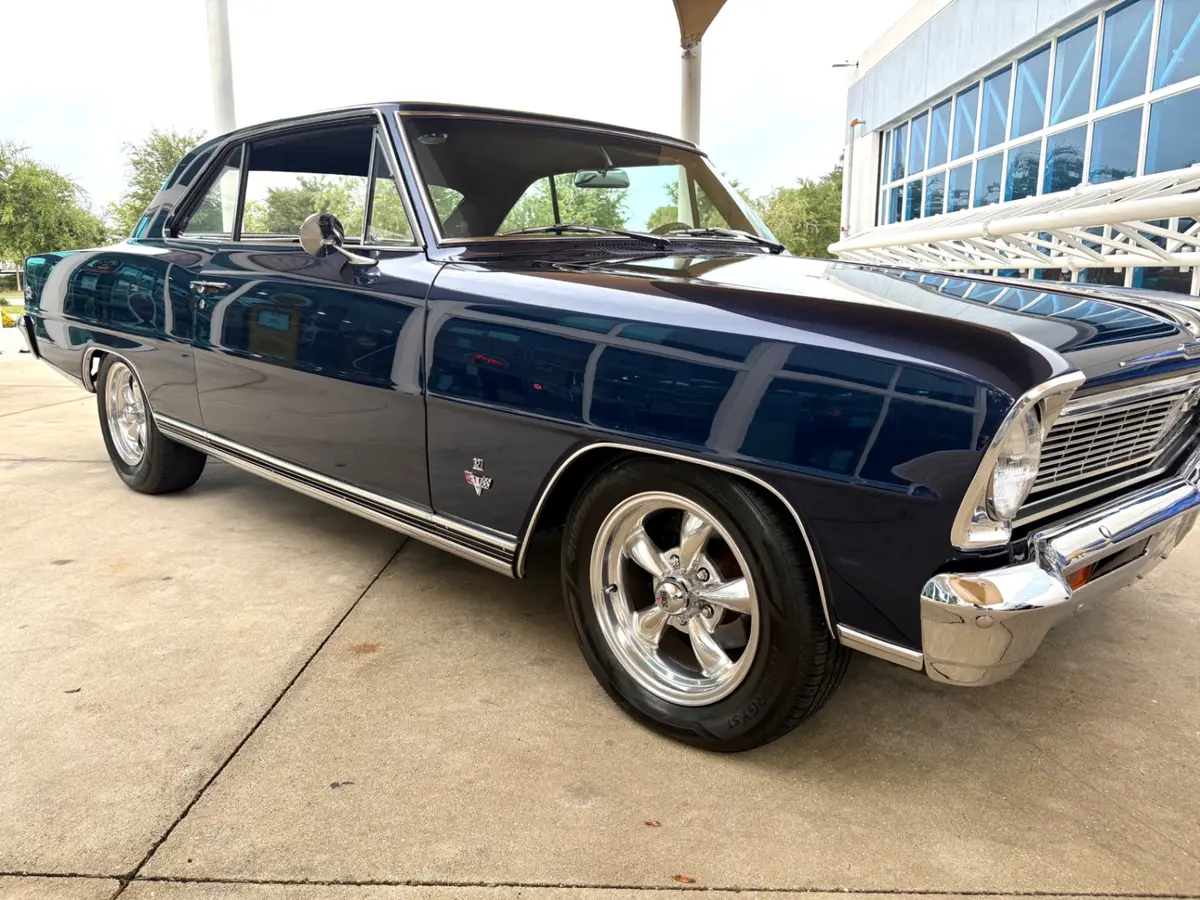 Vehicle photo 19