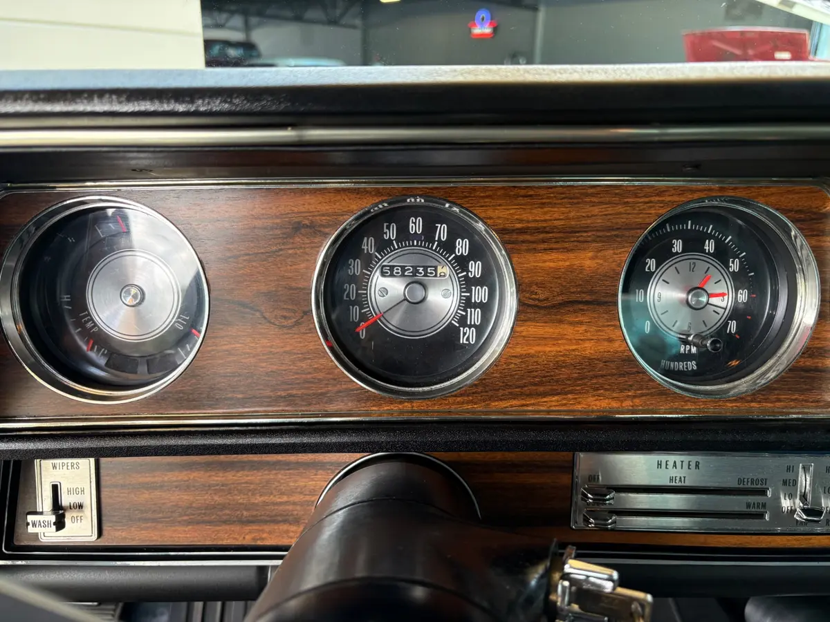 Vehicle photo 42