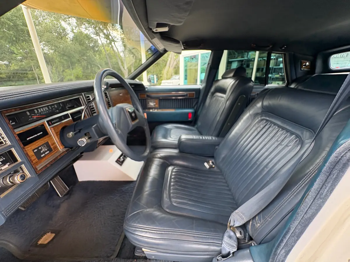 Vehicle photo 34