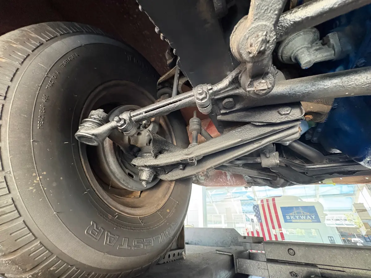 Vehicle photo 50