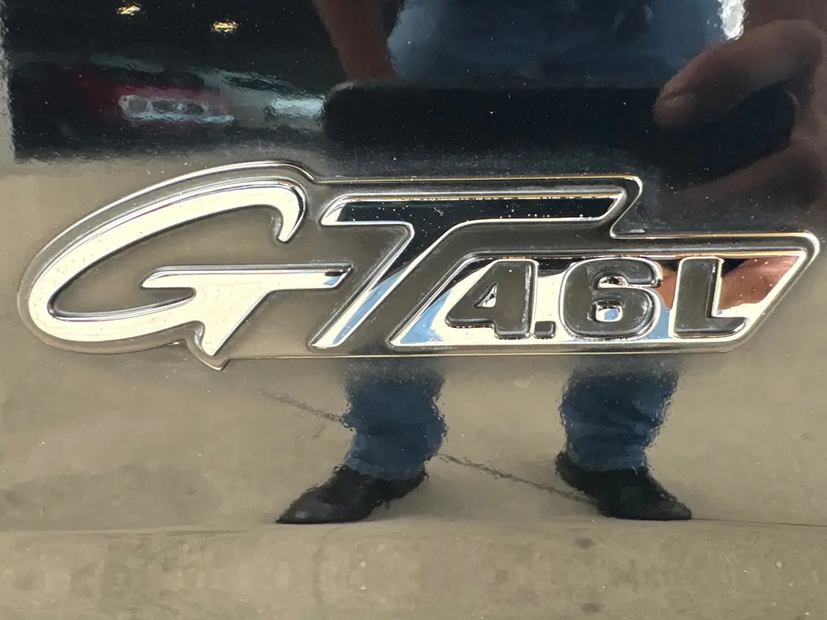 Vehicle photo 28