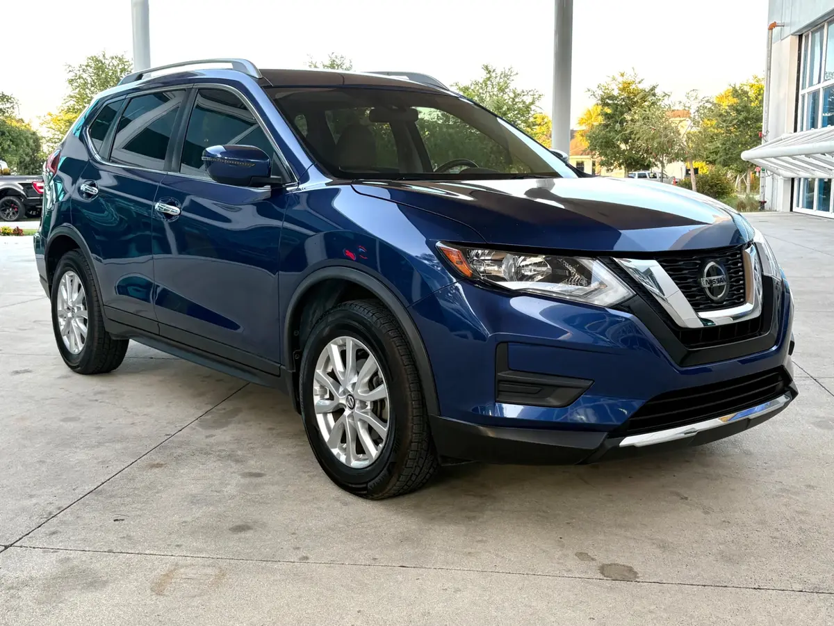 Vehicle photo 4