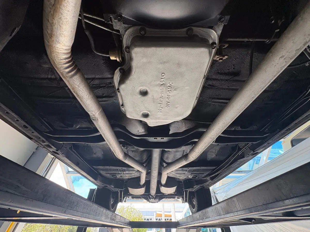 Vehicle photo 59