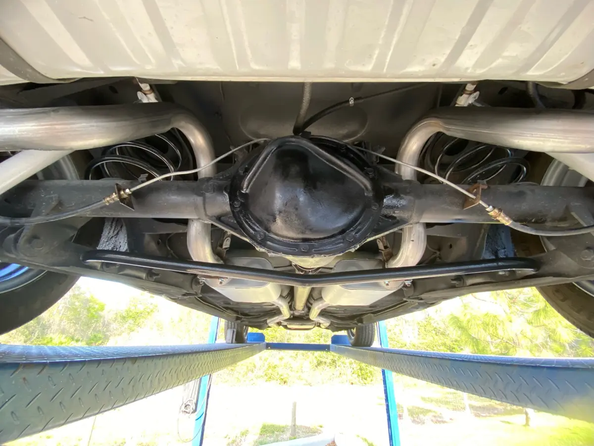Vehicle photo 31