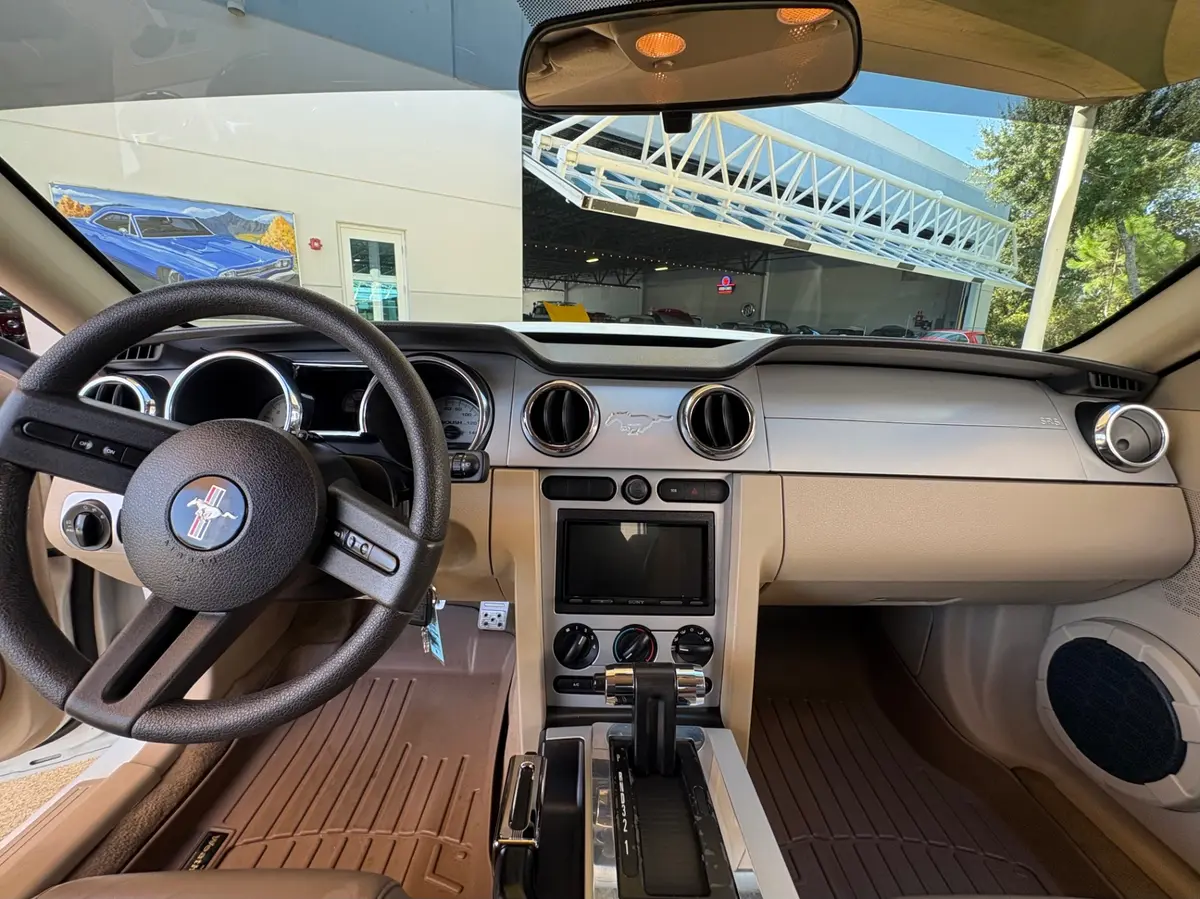 Vehicle photo 36